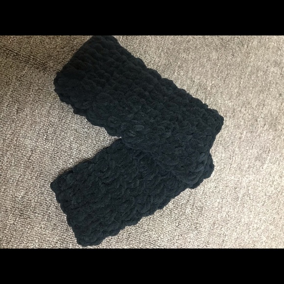 Black Fingerless Gloves - Picture 3 of 4